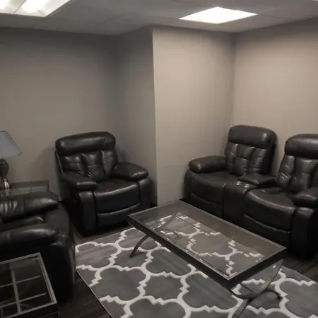 E. Michigan Walk Up Furnished 2 Bedroom Apt Lansing Exterior photo